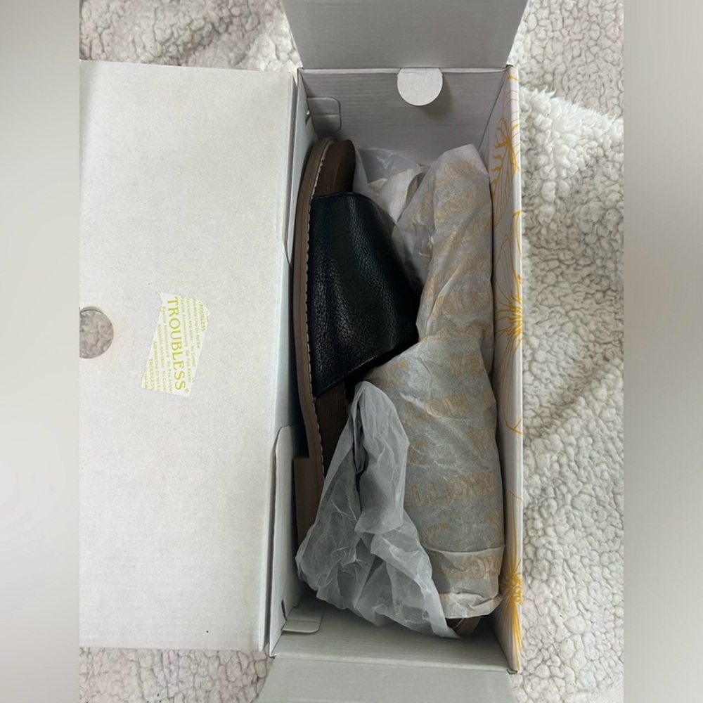 Yellow Box Black Slide Sandals for Women - Picture 6 of 6